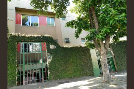 Apartamento à venda com 85m², 3 quartos e 2 vagasFachada