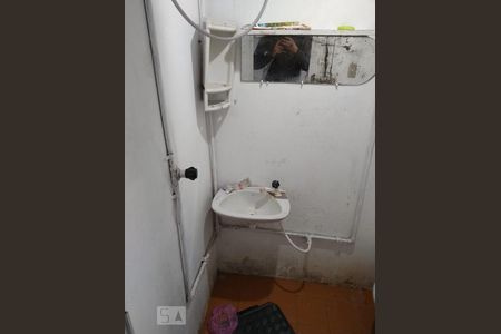 Casa à venda com 74m², 3 quartos e 2 vagas Casa à venda com 74m², 3 quartos e 2 vagasBanheiro