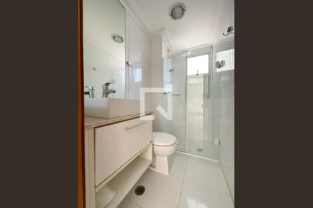 Apartamento à venda com 54m², 2 quartos e 1 vaga Apartamento à venda com 54m², 2 quartos e 1 vagaBanheiro Social