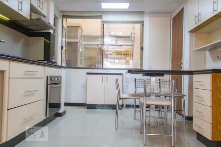 Apartamento à venda com 115m², 3 quartos e 1 vaga Apartamento à venda com 115m², 3 quartos e 1 vagaCozinha