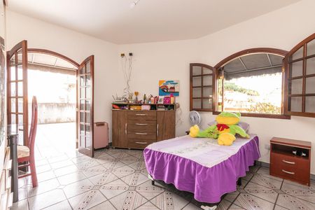 Casa à venda com 222m², 4 quartos e 7 vagas Casa à venda com 222m², 4 quartos e 7 vagasQuarto 4