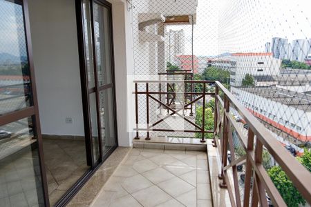 Apartamento à venda com 120m², 3 quartos e 3 vagas Apartamento à venda com 120m², 3 quartos e 3 vagasSacada