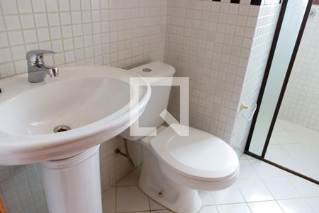 Apartamento à venda com 120m², 3 quartos e 3 vagas Apartamento à venda com 120m², 3 quartos e 3 vagasBanheiro Social