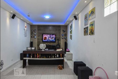 Casa à venda com 220m², 3 quartos e 2 vagas Casa à venda com 220m², 3 quartos e 2 vagasSala de Tv