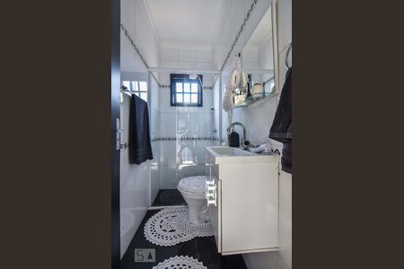 Casa à venda com 220m², 3 quartos e 2 vagas Casa à venda com 220m², 3 quartos e 2 vagasBanheiro 03