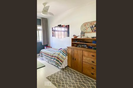 Casa à venda com 180m², 3 quartos e 4 vagasQuarto 2