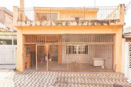 Casa à venda com 352m², 3 quartos e 3 vagas Casa à venda com 352m², 3 quartos e 3 vagasFachada