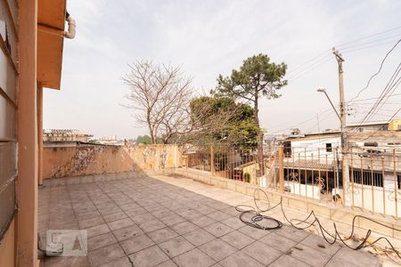 Casa à venda com 352m², 3 quartos e 3 vagas Casa à venda com 352m², 3 quartos e 3 vagasVaranda