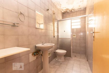 Casa à venda com 352m², 3 quartos e 3 vagas Casa à venda com 352m², 3 quartos e 3 vagasBanheiro