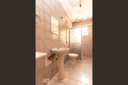 Casa à venda com 352m², 3 quartos e 3 vagas Casa à venda com 352m², 3 quartos e 3 vagasBanheiro