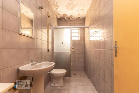 Casa à venda com 352m², 3 quartos e 3 vagas Casa à venda com 352m², 3 quartos e 3 vagasBanheiro