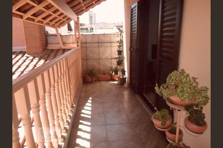 Casa à venda com 398m², 4 quartos e 8 vagas Casa à venda com 398m², 4 quartos e 8 vagasSacada