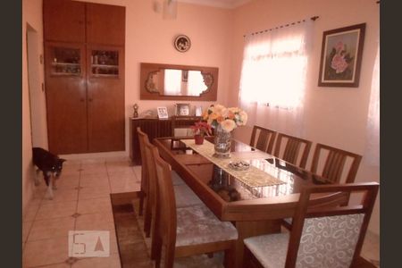 Casa à venda com 398m², 4 quartos e 8 vagas Casa à venda com 398m², 4 quartos e 8 vagasSala de Jantar