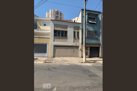 Casa à venda com 196m², 3 quartos e 2 vagas Casa à venda com 196m², 3 quartos e 2 vagasfachada