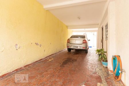 Casa à venda com 70m², 2 quartos e 3 vagas Casa à venda com 70m², 2 quartos e 3 vagasGaragem