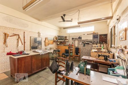 Casa à venda com 70m², 2 quartos e 3 vagas Casa à venda com 70m², 2 quartos e 3 vagasGalpão
