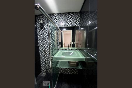 Banheiro de kitnet/studio para alugar com 1 quarto, 35m² em Boa Vista, Novo Hamburgo