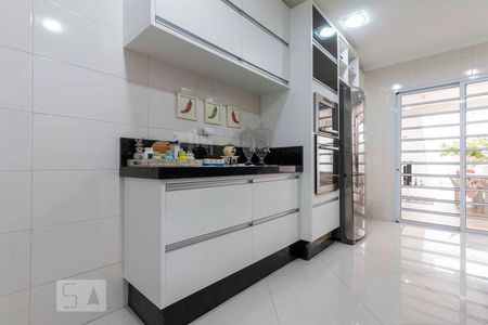 Casa à venda com 210m², 2 quartos e 2 vagas