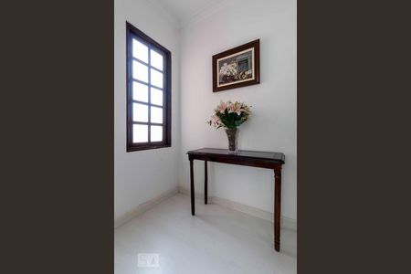 Casa à venda com 210m², 2 quartos e 2 vagas Casa à venda com 210m², 2 quartos e 2 vagasHall Quarto