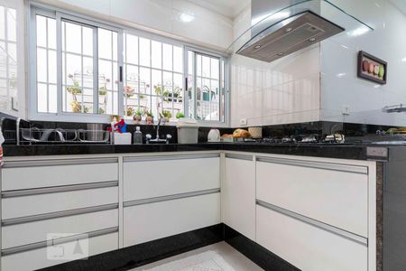 Casa à venda com 210m², 2 quartos e 2 vagas Casa à venda com 210m², 2 quartos e 2 vagasCozinha