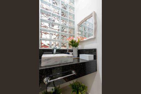 Casa à venda com 210m², 2 quartos e 2 vagas Casa à venda com 210m², 2 quartos e 2 vagasLavabo