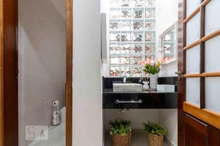 Casa à venda com 210m², 2 quartos e 2 vagas Casa à venda com 210m², 2 quartos e 2 vagasLavabo