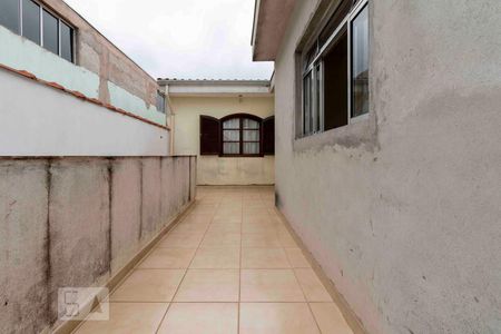 Casa à venda com 210m², 2 quartos e 2 vagas Casa à venda com 210m², 2 quartos e 2 vagasCorredor - Área de Serviço