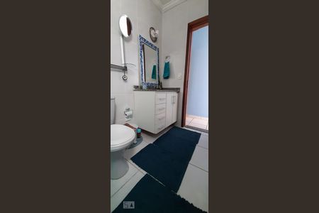 Casa à venda com 133m², 3 quartos e 3 vagas Casa à venda com 133m², 3 quartos e 3 vagasBanheiro