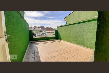 Casa à venda com 133m², 3 quartos e 3 vagas Casa à venda com 133m², 3 quartos e 3 vagasVaranda
