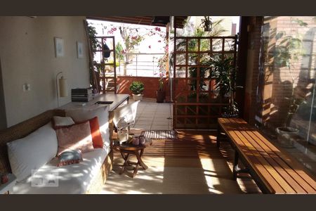 Apartamento à venda com 397m², 4 quartos e 6 vagas Apartamento à venda com 397m², 4 quartos e 6 vagasCobertura