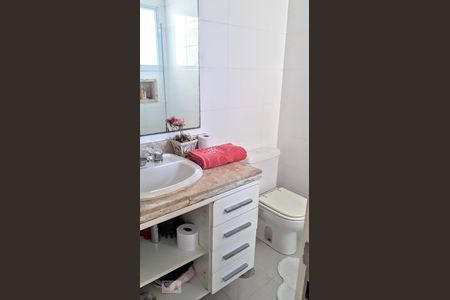 Apartamento à venda com 397m², 4 quartos e 6 vagas Apartamento à venda com 397m², 4 quartos e 6 vagasBanheiro da suíte 2