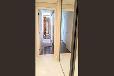 Apartamento à venda com 397m², 4 quartos e 6 vagas Apartamento à venda com 397m², 4 quartos e 6 vagasCorredor