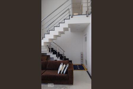 Apartamento à venda com 397m², 4 quartos e 6 vagas Apartamento à venda com 397m², 4 quartos e 6 vagasEscada para cobertura