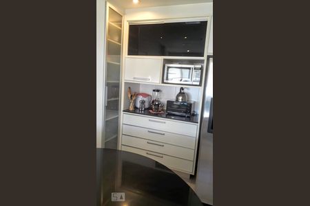 Apartamento à venda com 397m², 4 quartos e 6 vagas Apartamento à venda com 397m², 4 quartos e 6 vagasCozinha