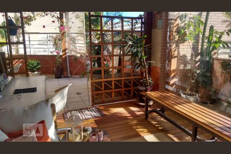 Apartamento à venda com 397m², 4 quartos e 6 vagas Apartamento à venda com 397m², 4 quartos e 6 vagasCobertura