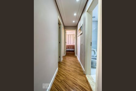 Corredor de apartamento para alugar com 3 quartos, 67m² em Vila Augusta, Guarulhos