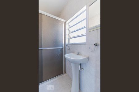 Banheiro de casa para alugar com 2 quartos, 45m² em Parque Boturussu, São Paulo