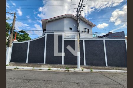 Casa para alugar com 200m², 3 quartos e 6 vagas Casa para alugar com 200m², 3 quartos e 6 vagasFachada