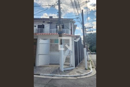 Casa para alugar com 200m², 3 quartos e 6 vagas Casa para alugar com 200m², 3 quartos e 6 vagasFachada
