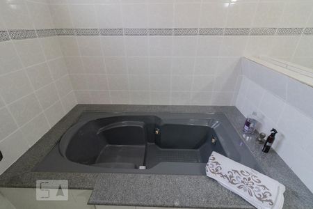 Casa à venda com 222m², 3 quartos e 5 vagasBanheira da Suíte