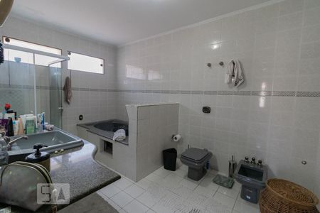 Casa à venda com 222m², 3 quartos e 5 vagasBanheiro da Suíte