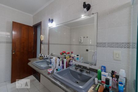 Casa à venda com 222m², 3 quartos e 5 vagasBanheiro da Suíte