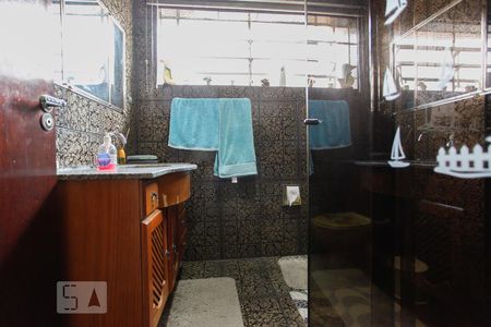 Casa à venda com 189m², 3 quartos e 2 vagas Casa à venda com 189m², 3 quartos e 2 vagasBanheiro Social