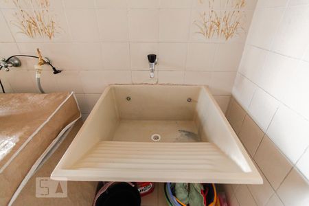 Casa à venda com 189m², 3 quartos e 2 vagas Casa à venda com 189m², 3 quartos e 2 vagasLavanderia