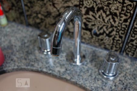 Casa à venda com 189m², 3 quartos e 2 vagas Casa à venda com 189m², 3 quartos e 2 vagasBanheiro Social