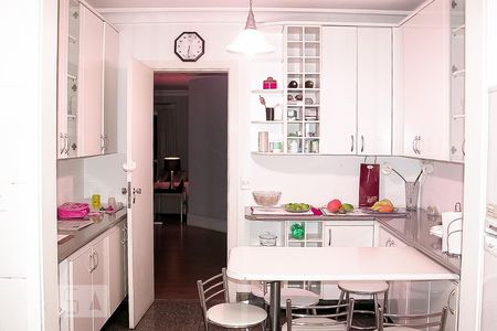 Apartamento à venda com 169m², 3 quartos e sem vagaCozinha