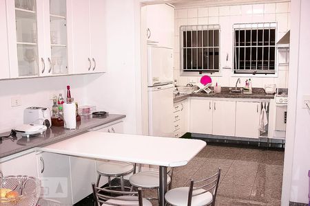 Apartamento à venda com 169m², 3 quartos e sem vagaCozinha