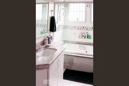 Apartamento à venda com 169m², 3 quartos e sem vagaBanheiro Suíte Master