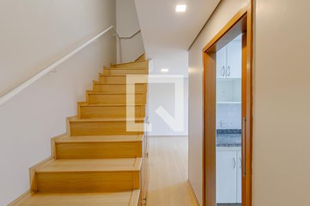 Escadas de apartamento para alugar com 2 quartos, 79m² em Paraíso, São Paulo