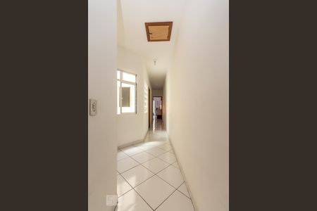 Casa à venda com 240m², 3 quartos e sem vaga Casa à venda com 240m², 3 quartos e sem vagaCorredor
